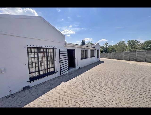 BUSINESS PROPERTY TO RENT IN SANDOWN